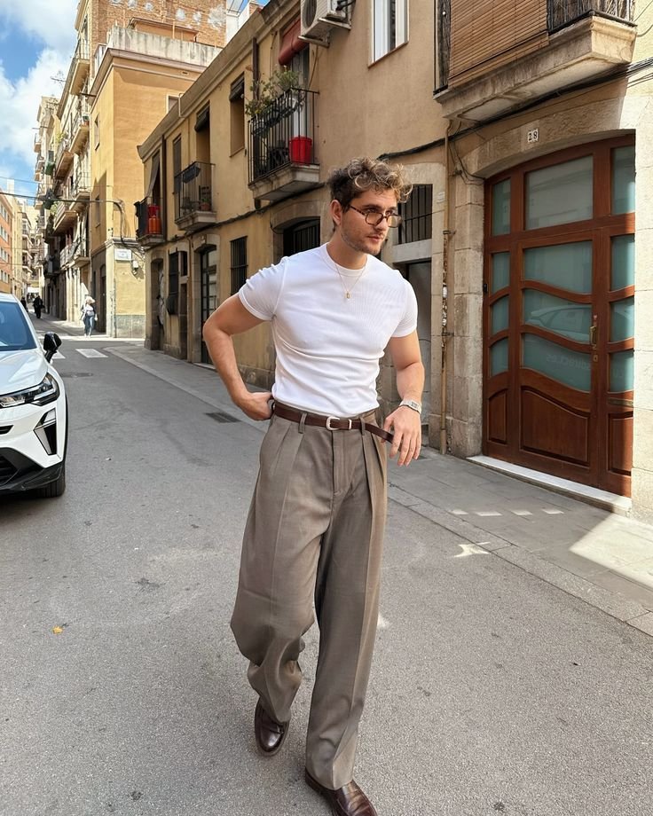 look élégant intemporel homme couleurs neutres